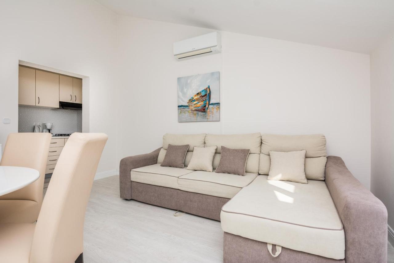 Apartments Medanic - Private Pool 普利拉卡 外观 照片