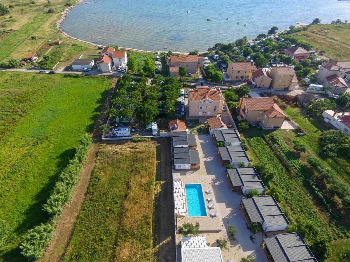 Apartments Medanic - Private Pool 普利拉卡 外观 照片